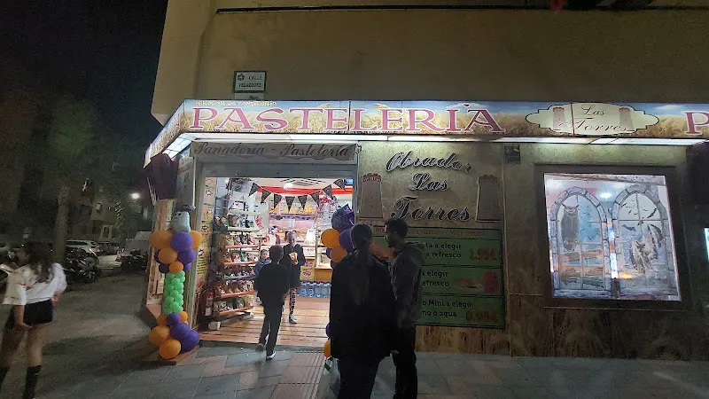 Las torres PANADERÍA Y PASTELERÍA ¡¡OBRADOR PROPIO!!!!!! - Comercio en Mijas - foto 2