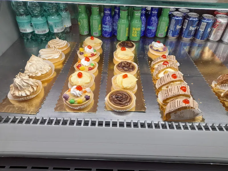 Cafeteria-Pastelería ACUARIUM