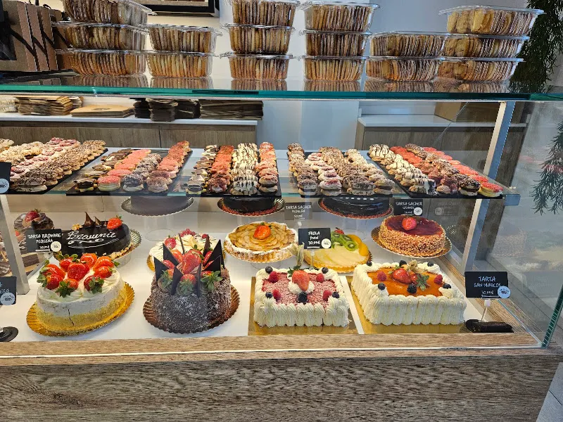 Pastelería Atuel - Majadahonda Centro - Pastelería en Majadahonda - foto 2