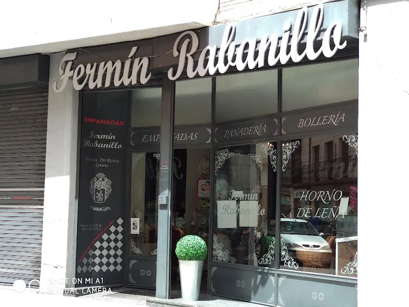 Empanadas Fermín Rabanillo - Panadería en Zamora - foto 2