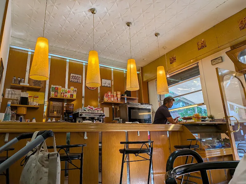 Granja Croissanteria Quims - Panadería en Cerdanyola del Vallès - foto 2