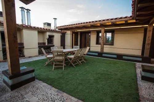 Apartamentos Turísticos "La Panadería de Flora" - Martiherrero