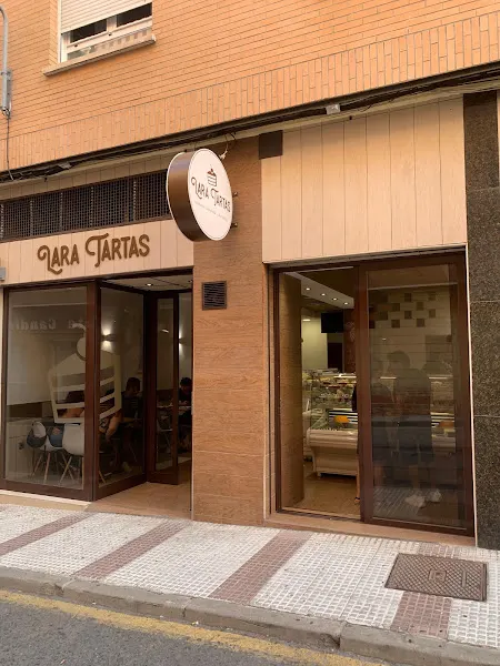 Lara Tartas | Cafetería y Pastelería Artesanal - Pastelería en Puertollano - foto 2