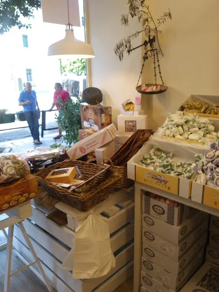 Mantecados Los Antiguos - Pastelería en Antequera - foto 2
