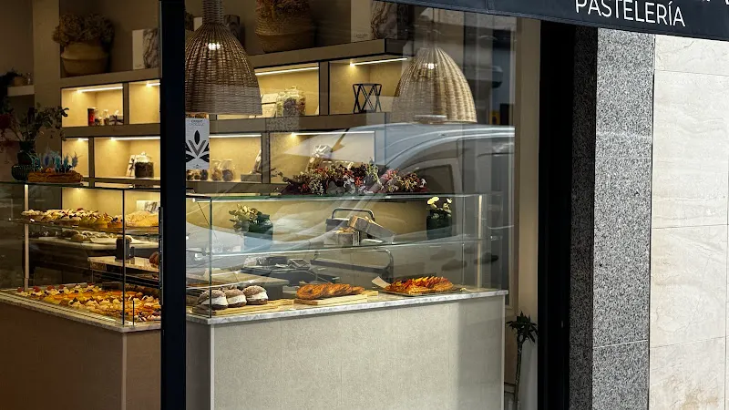 La Gloria - Pastelería en Mieres - foto 2