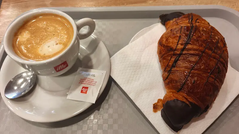 Panadería cafetería El Llonguet