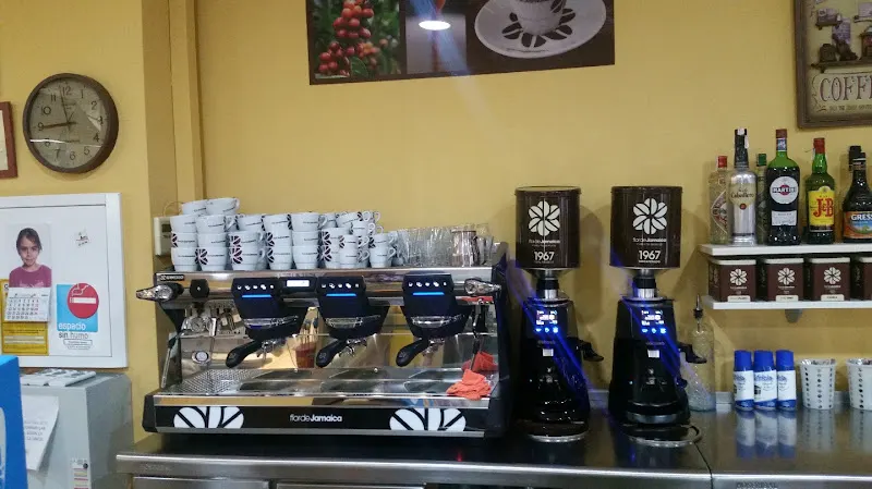 Confitería Mamá Elena - Cafetería en Alcantarilla - foto 2