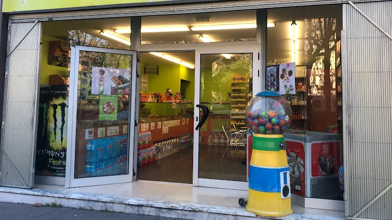 Forn de pa i alimentació C.M.H - Panadería en Igualada - foto 2
