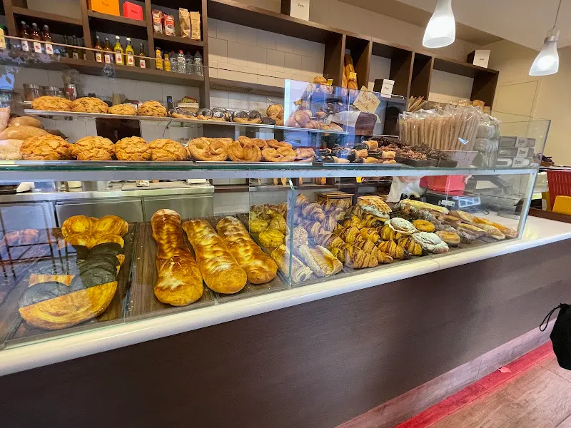 Fleca Parés - Panadería en Vilafranca del Penedes - foto 2