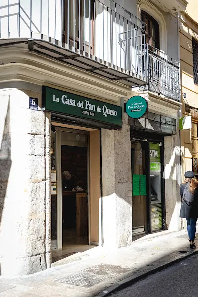 La Casa del Pan de Queso Coffee & Bar - Cafetería en Valencia - foto 2