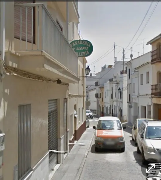Llopis Panadería y Cafetería - Panadería en Oliva - foto 2