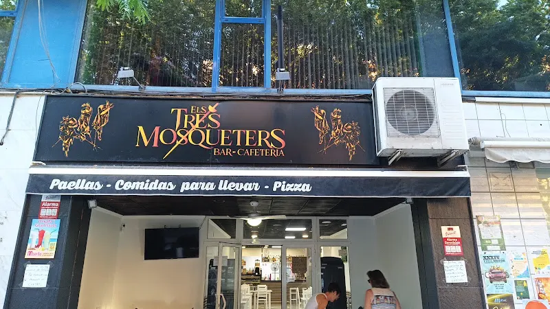 Cafetería Los tres mosqueteros - Panadería en Oliva - foto 2