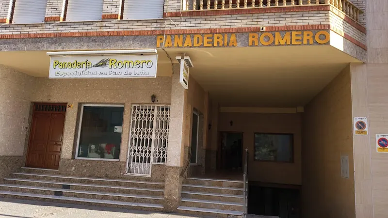 Panadería Romero y Sánchez - Panadería en Adra - foto 2