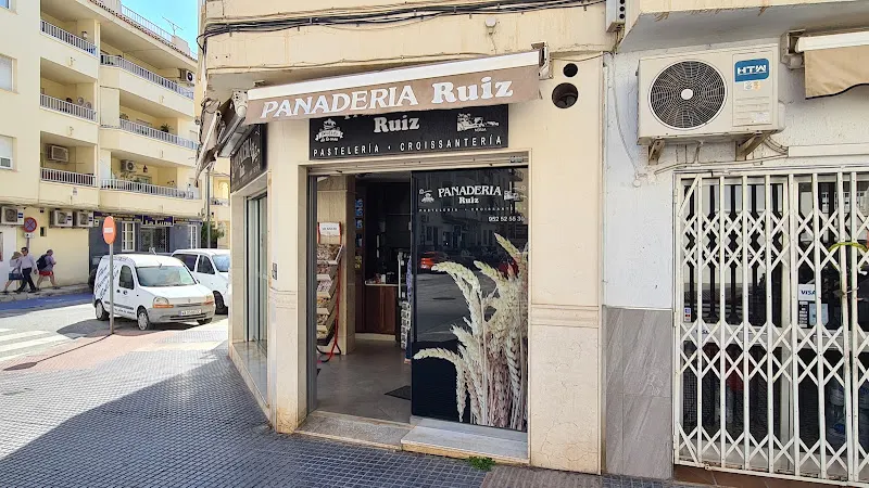 pasteleríayu5 - Pastelería en Nerja - foto 2