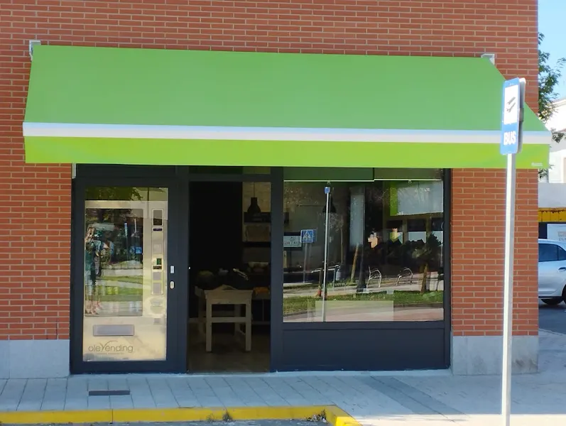 FLOR Y NATA (fruta, pan y gourmet) - Tienda de alimentación en Laguna de Duero - foto 2