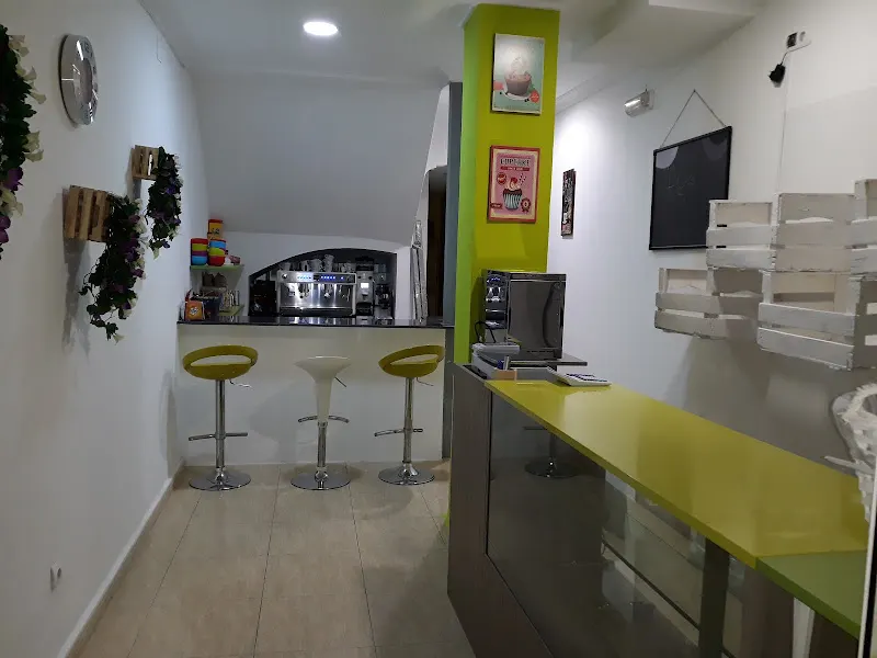 CAFETERÍA-PANADERÍA SALAS. - Requena