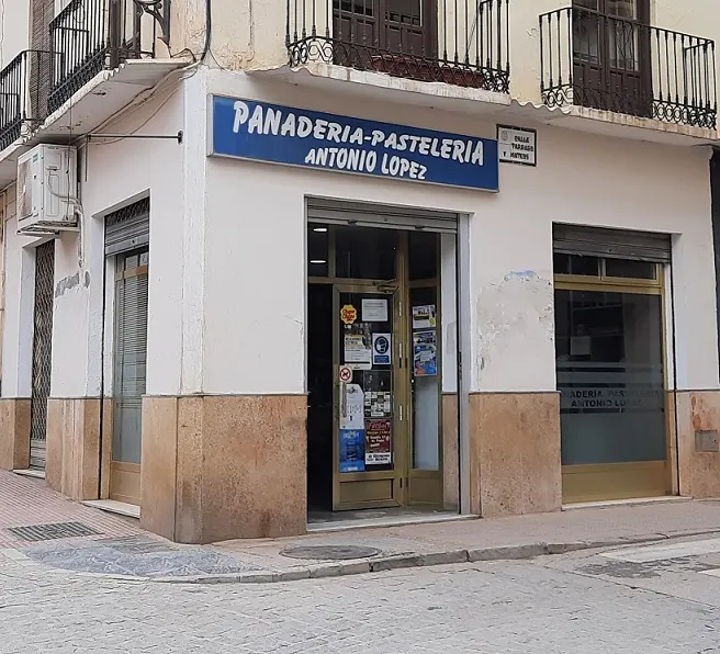 Panadería Antonio López - Panadería en Guadix - foto 2