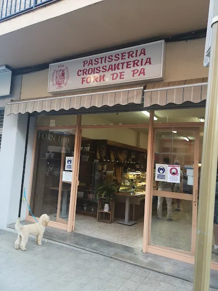 Forn ebre S.L. Panaderia i Pastisseria - Panadería en Roses - foto 2