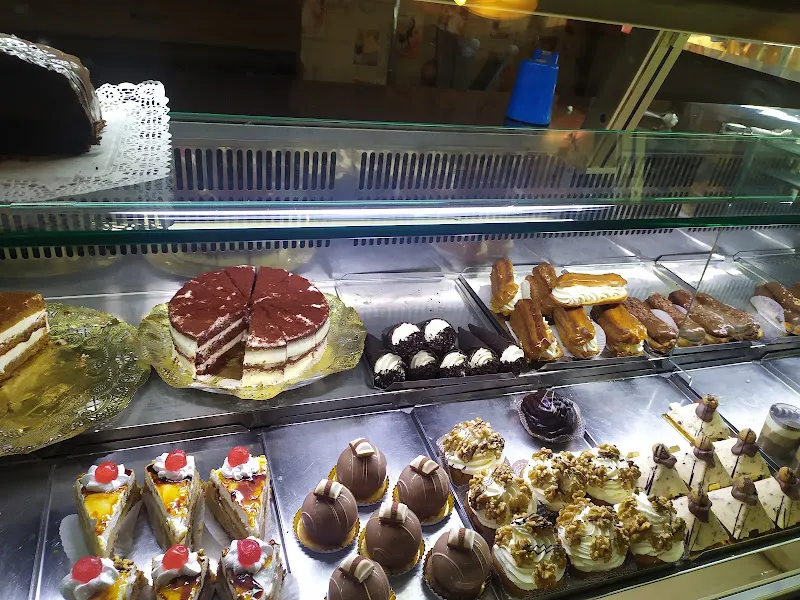 Confiteria Pasteleria Fernando - Cafetería en Alhama de Murcia - foto 2