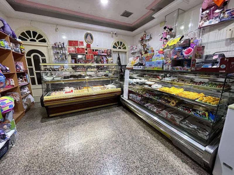 Confitería Rusillo - Pastelería en Bailen - foto 2