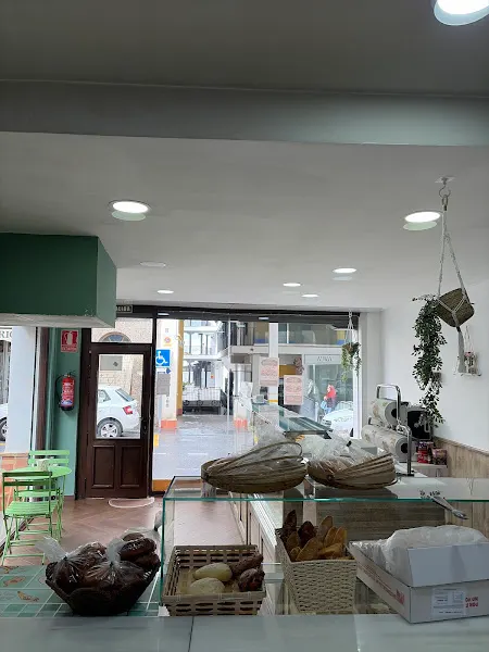 Panadería Diego Fernández - Panadería en Zubia (La) - foto 2