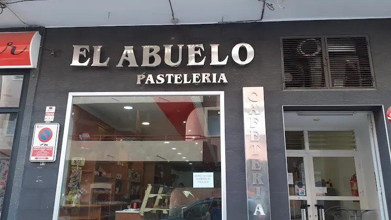 Pastelería Confitería Cafetería Salvador's - Mula