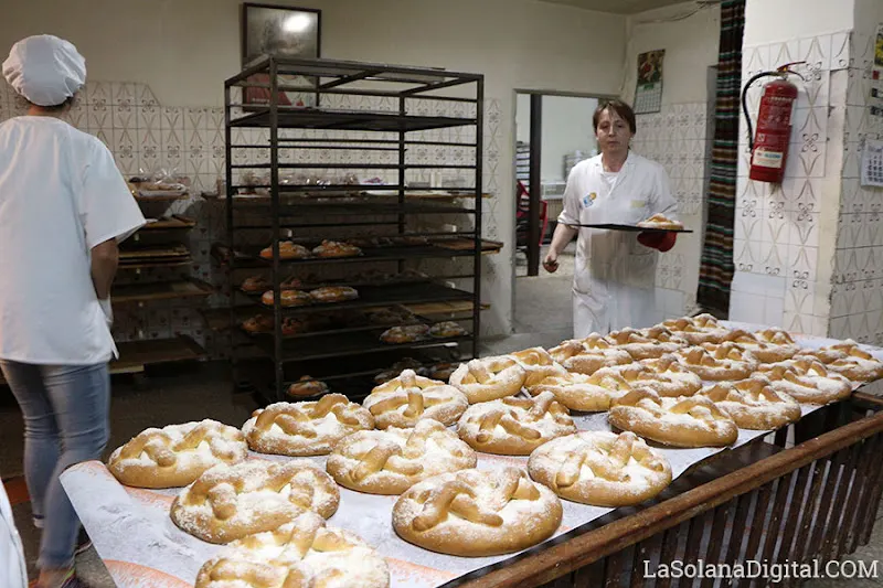 Panaderia Hijos de Antonio Crespo Serrano C.B. - Pastelería en Solana (La) - foto 2