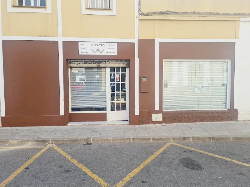 El Centro - Tienda de alimentación en Montijo - foto 2