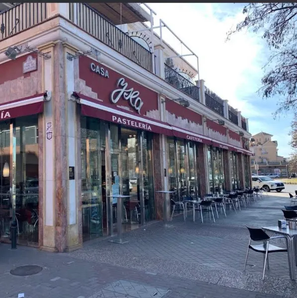 Casa Ysla Pastelería-Cafetería / Piononos - Granada