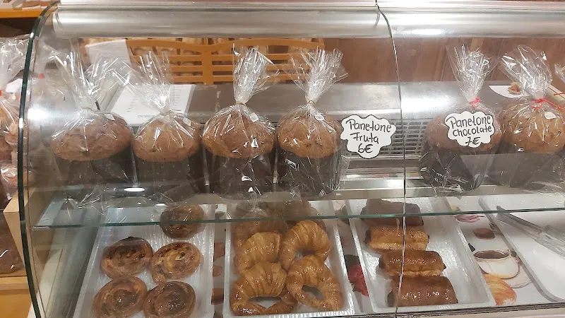 PANADERÍA BALLOTA - Panadería en Valdes - foto 2