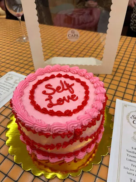 Shamzcapa – Tartas Personalizadas | Custom Cakes Granada - Pastelería en Granada - foto 2