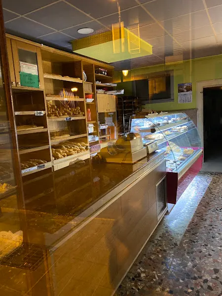 Panadería Confitería Pan Luis - Panadería en Gijón - foto 2