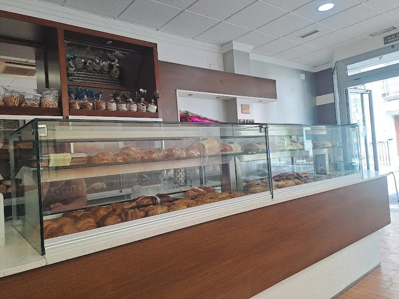 Galleros Artesanos de Rute S.L. - Pastelería en Rute - foto 2