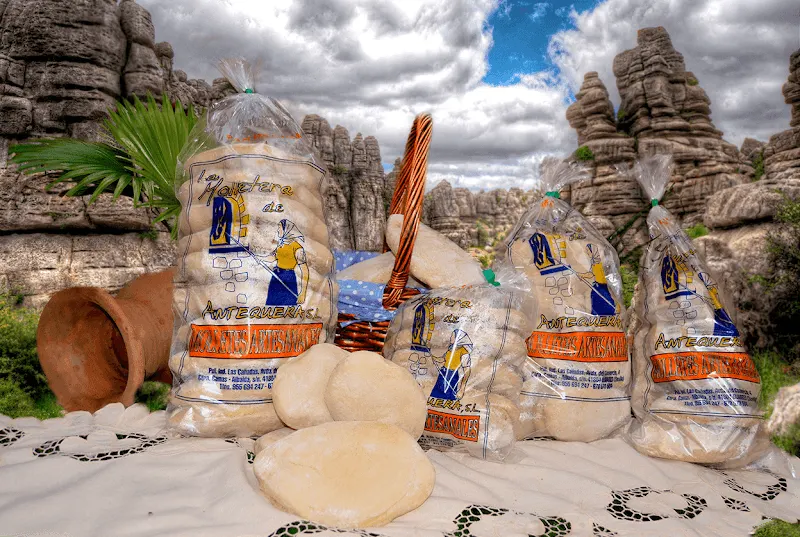Mollete del Aljarafe - La Molletera de Antequera SL - Panadería en Olivares - foto 2