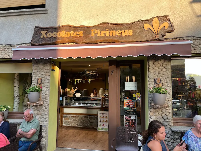 Pastisseria pirineus - Pastelería en Puigcerda - foto 2