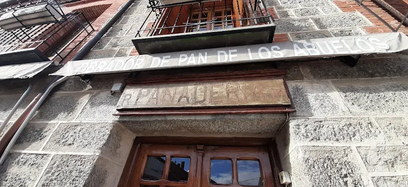 Obrador de pan de los abuelos - Panadería en Soto del Real - foto 2