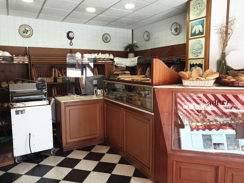 Las Campanas - Panadería en Sant Lluís - foto 2