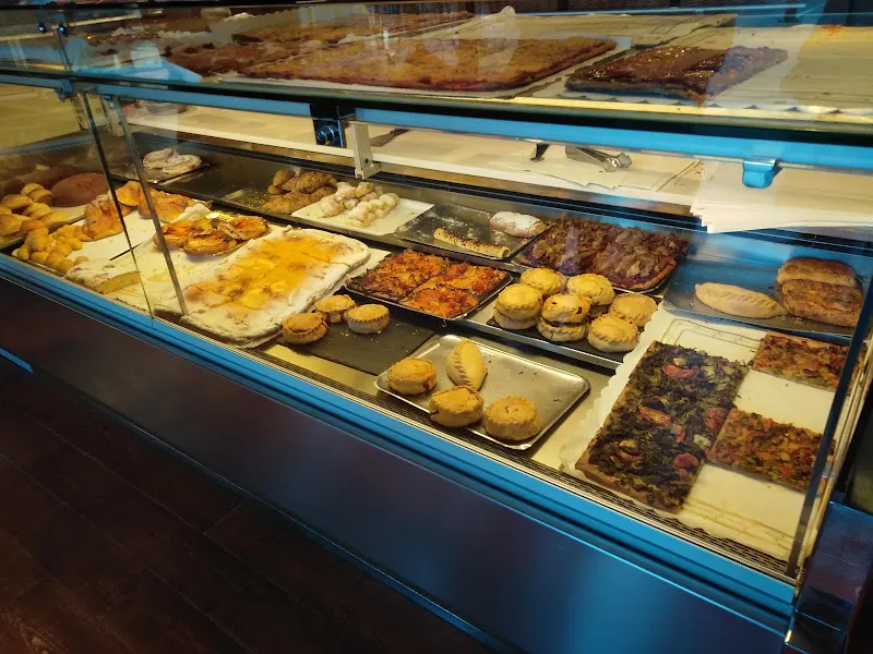 FORN SA CREU | Pa | Pastisseria | I MÉS.. - Panadería en Santa Maria del Cami - foto 3