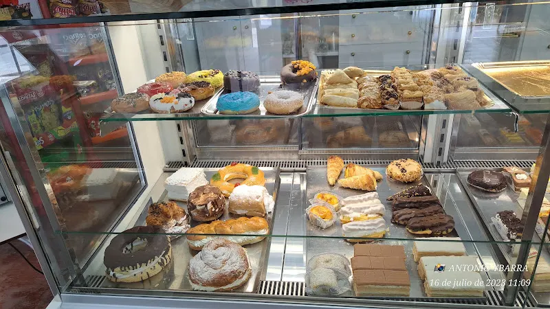 PANIFICADORA ERELU SOCIEDAD LIMITADA - Panadería en Alfacar - foto 2