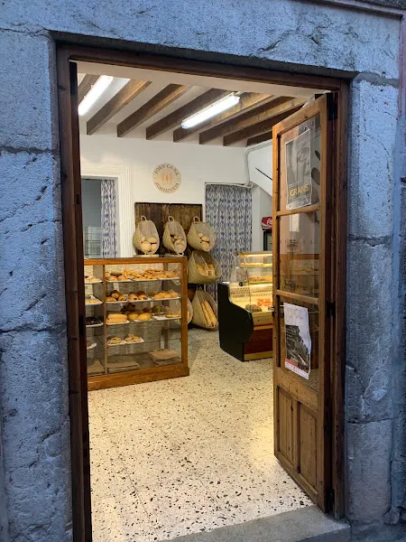 Forn Ca Na Juanaineta - Panadería en Alaro - foto 2