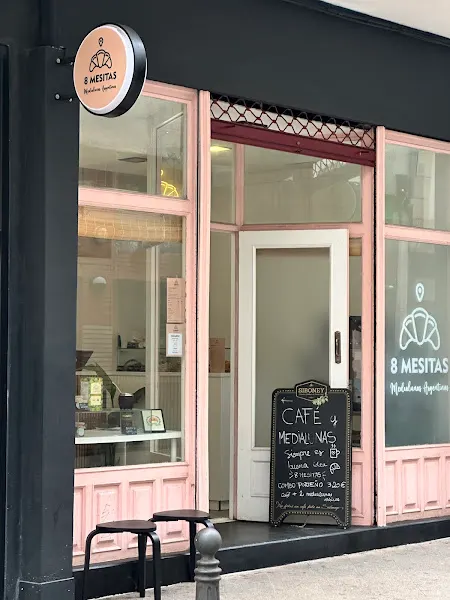 8 Mesitas - Medialunas Argentinas - Panadería en Coruna (A) - foto 2