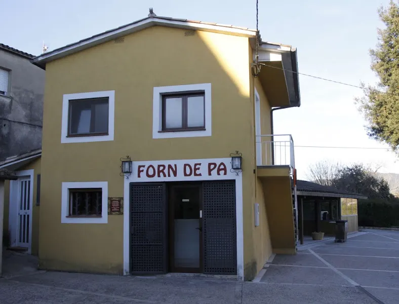 Forn de pa de Corts - Panadería en Camos - foto 2