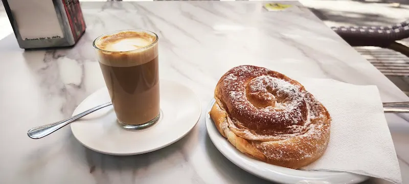 Forn de pa panaderia y pasteleria Rafal Nou