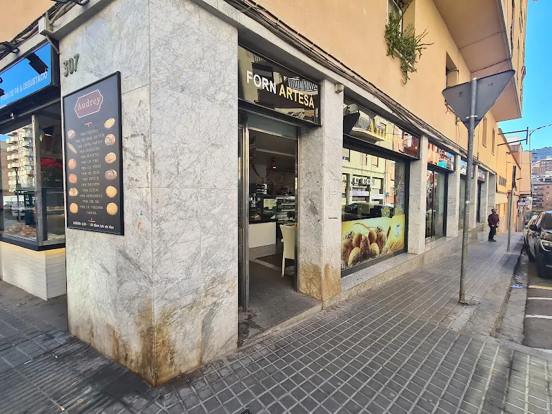Panadería Anwaar - Panadería en Barcelona - foto 3