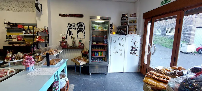 Panificadora Robles - Panadería en Pola de Gordon (La) - foto 2