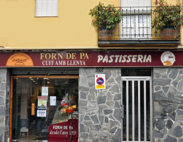 Forn de pa Casals - Panadería en Torrefarrera - foto 2