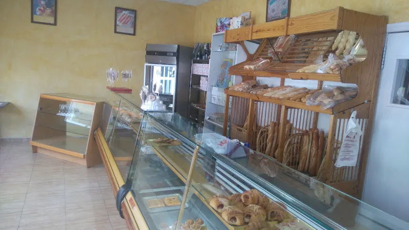 Germans Marín C.B. - Panadería en Camarles - foto 2