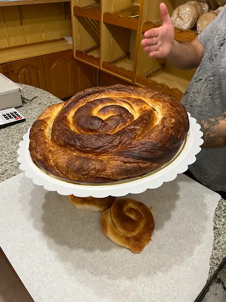 Forn i Pastisseria Ca'n Salat - Panadería en Montuiri - foto 2