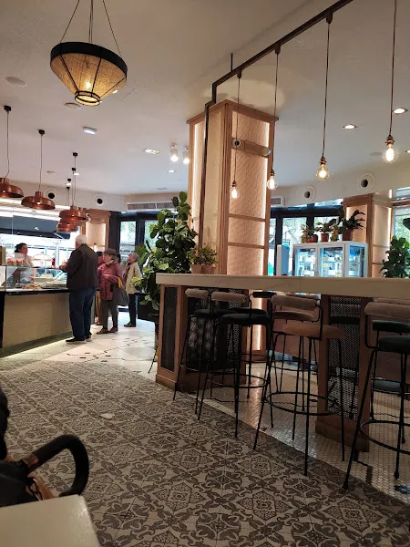 Cafetería Damián S.L. - Pastelería en Córdoba - foto 2