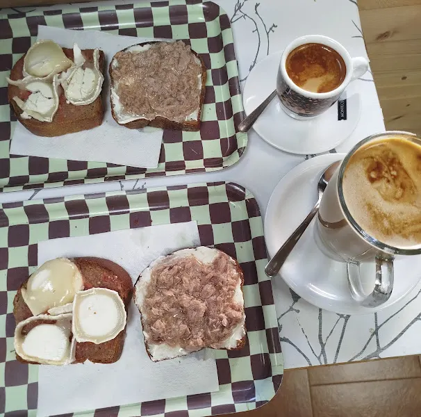 Cafetería Plaza de la Iglesia - Panadería en Chella - foto 2